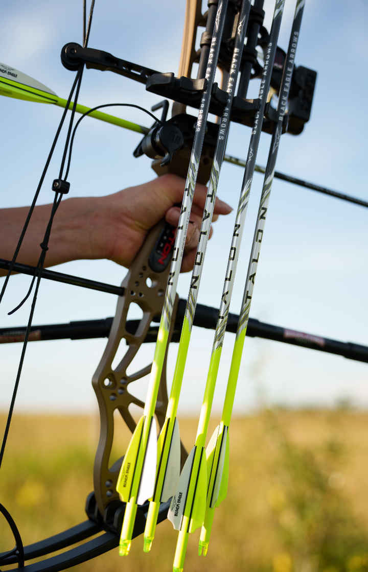 (NEW) Talon Crested Hunting Arrows 36 Pk